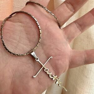 Silver‎ plated box choker chain with cross-shaped Faith pendant